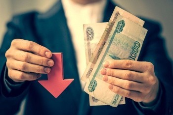 Правительство может ослабить рубль ради бюджета