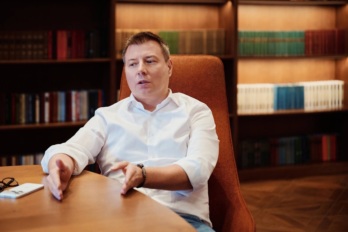 Денис Китаев, финансовый бэкграунд, карьера, роль в Vesper